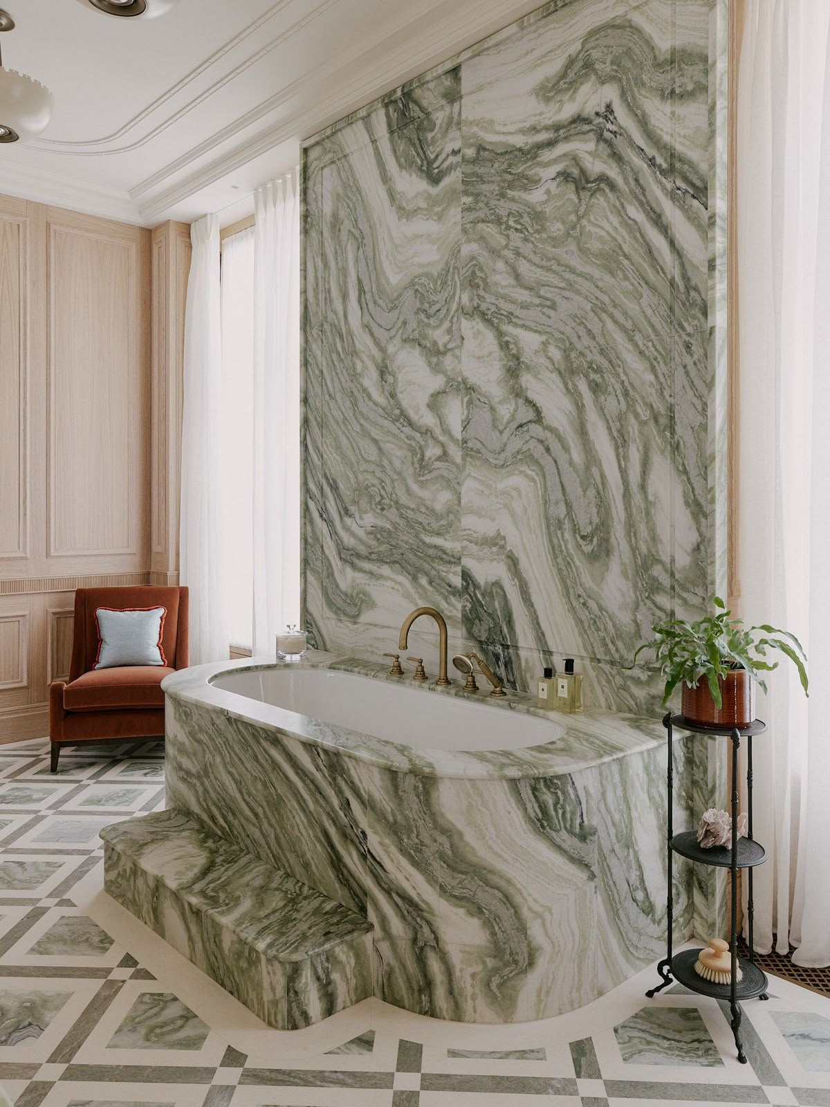 salle d ebain avec baignoire en marbre calacatta vert