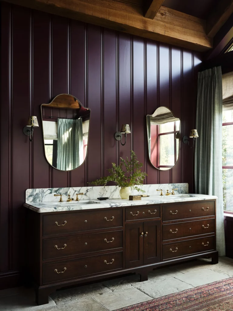 salle de bain plum bordeaux de la maison de montagne de kendall jenner