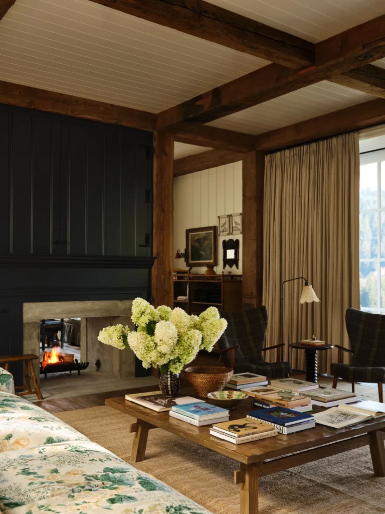 coin cheminée séjour salon de la maison de montagne de kendall jenner