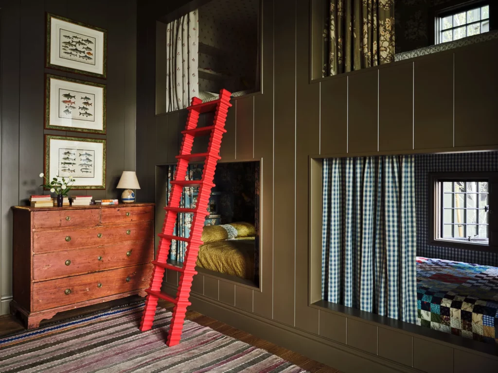 couchages aux murs de la maison de montagne de kendall jenner